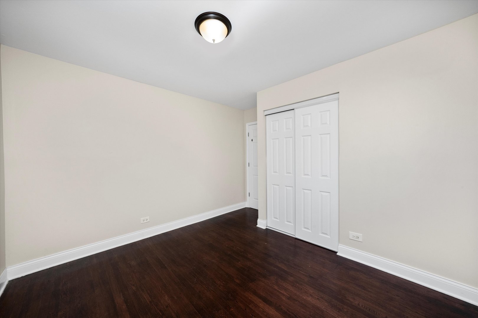 9201 Willow Lane, Bridgeview, IL 60455