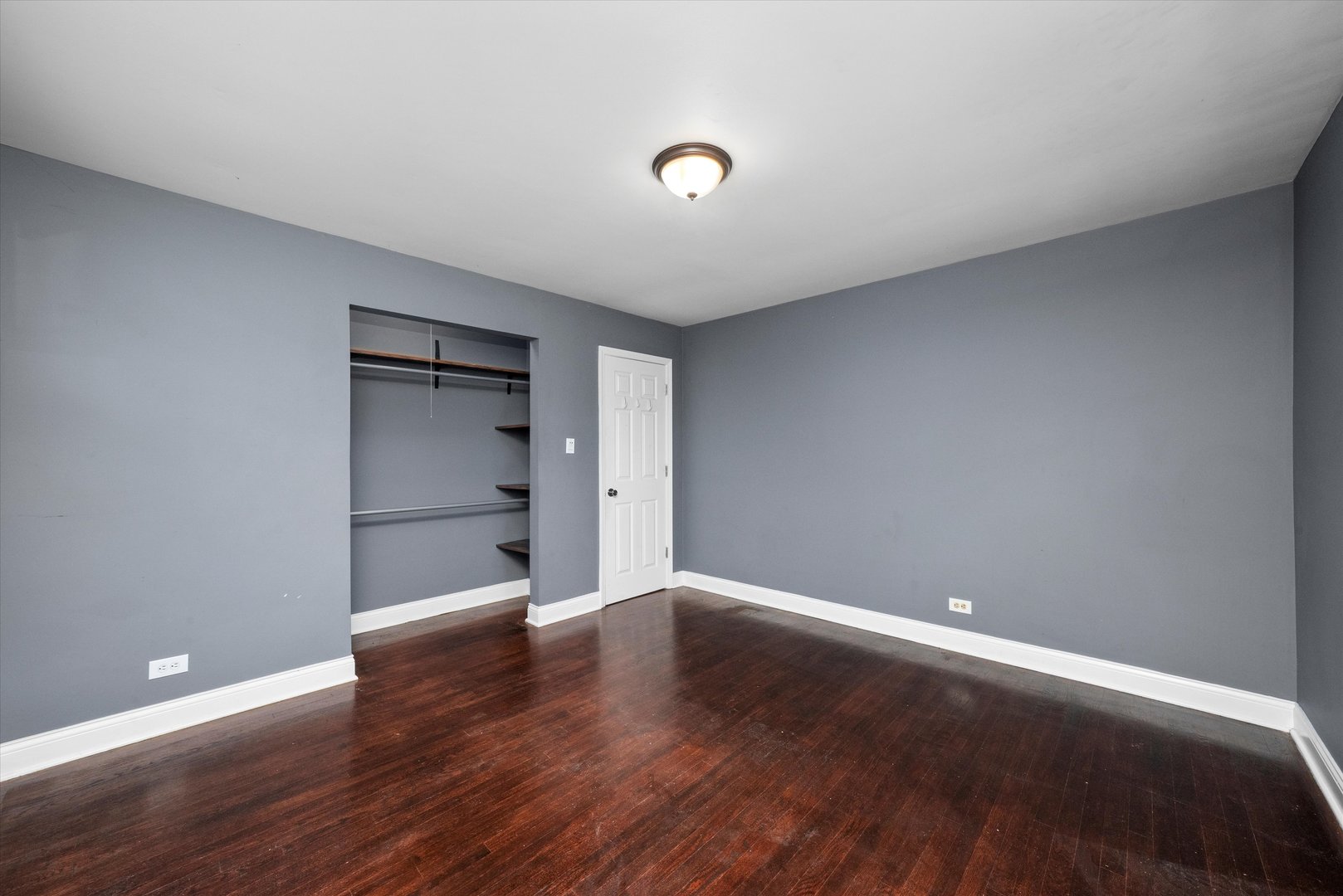 9201 Willow Lane, Bridgeview, IL 60455