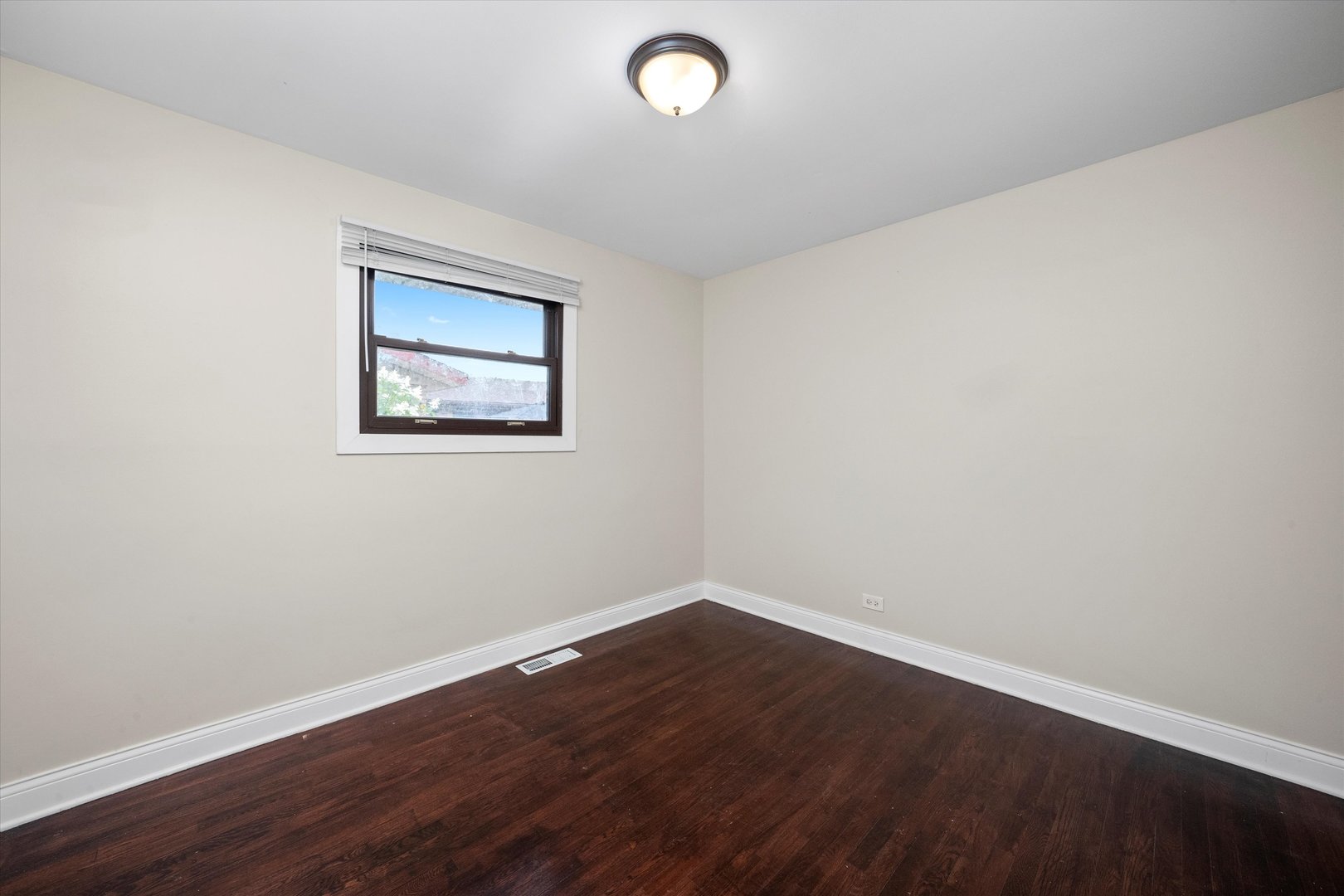 9201 Willow Lane, Bridgeview, IL 60455