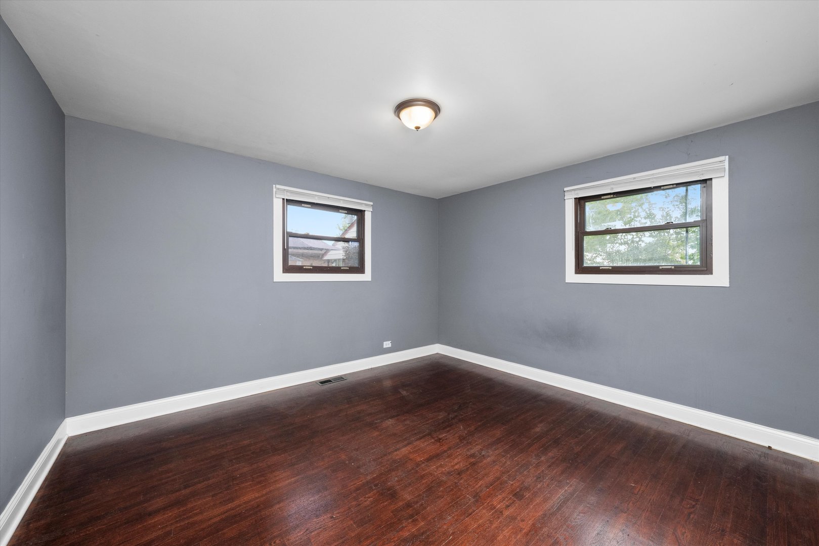 9201 Willow Lane, Bridgeview, IL 60455