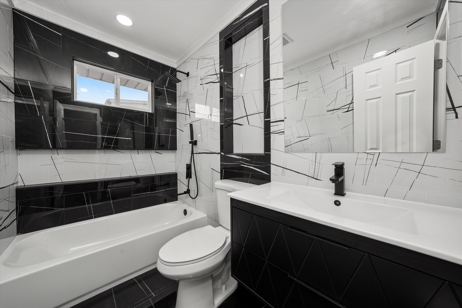 9201 Willow Lane, Bridgeview, IL 60455