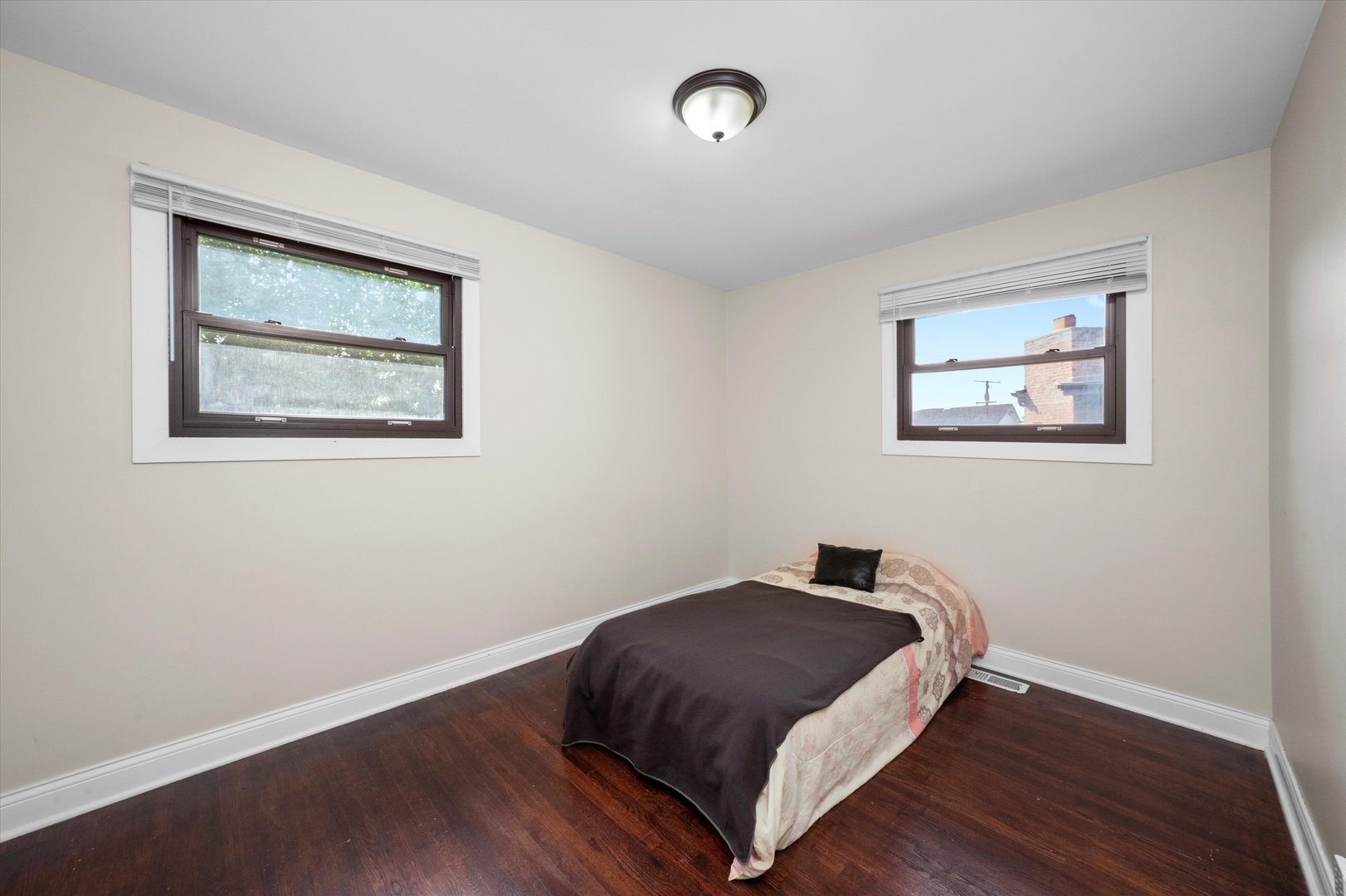 9201 Willow Lane, Bridgeview, IL 60455