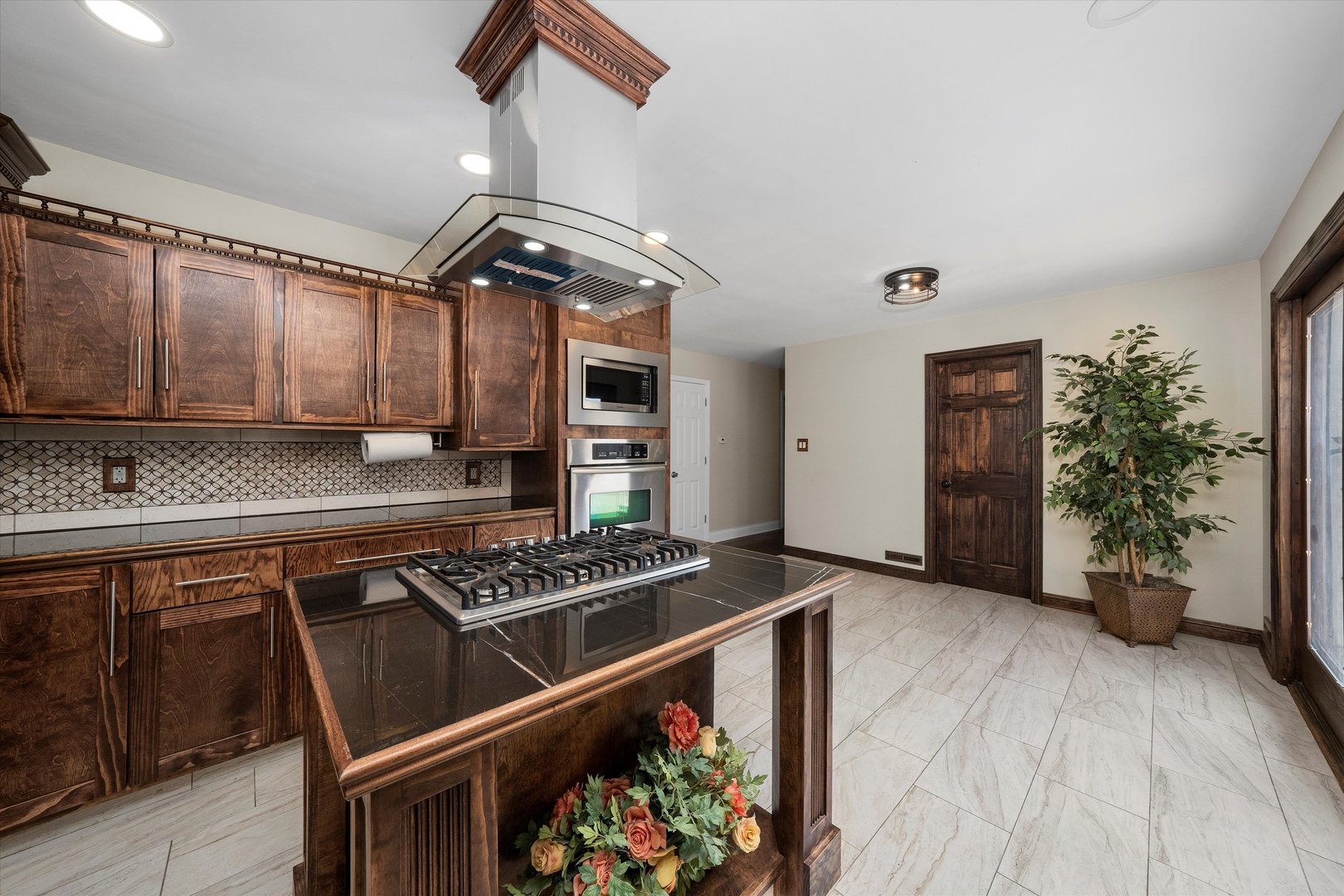 9201 Willow Lane, Bridgeview, IL 60455