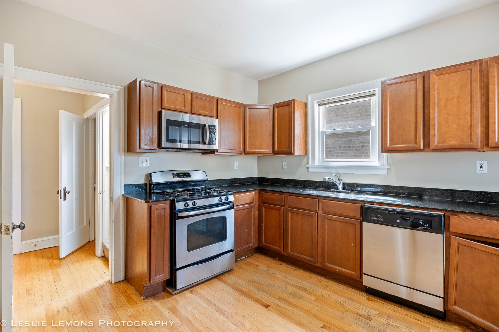 1221 Hayes Avenue, Oak Park, IL 60302