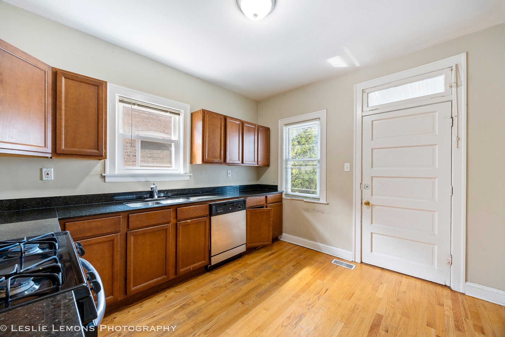 1221 Hayes Avenue, Oak Park, IL 60302