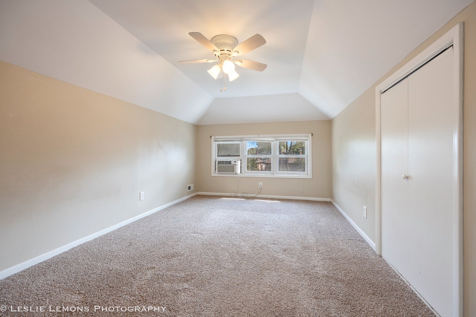 1221 Hayes Avenue, Oak Park, IL 60302