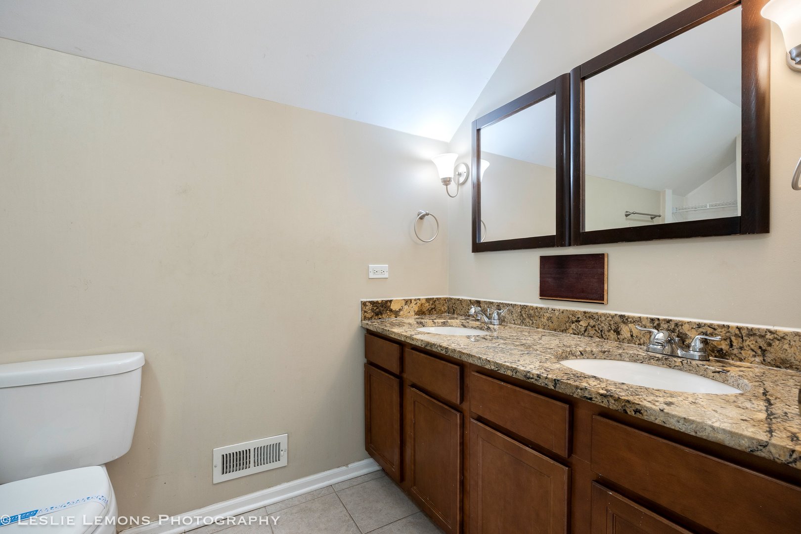 1221 Hayes Avenue, Oak Park, IL 60302