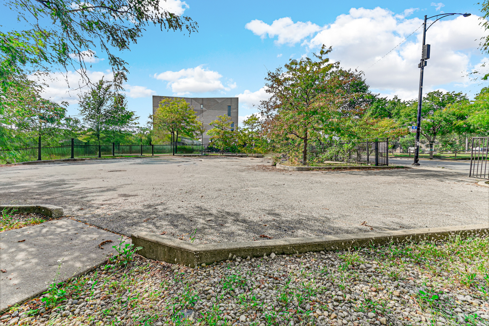 6300 S Woodlawn Street #305, Chicago, IL 60637