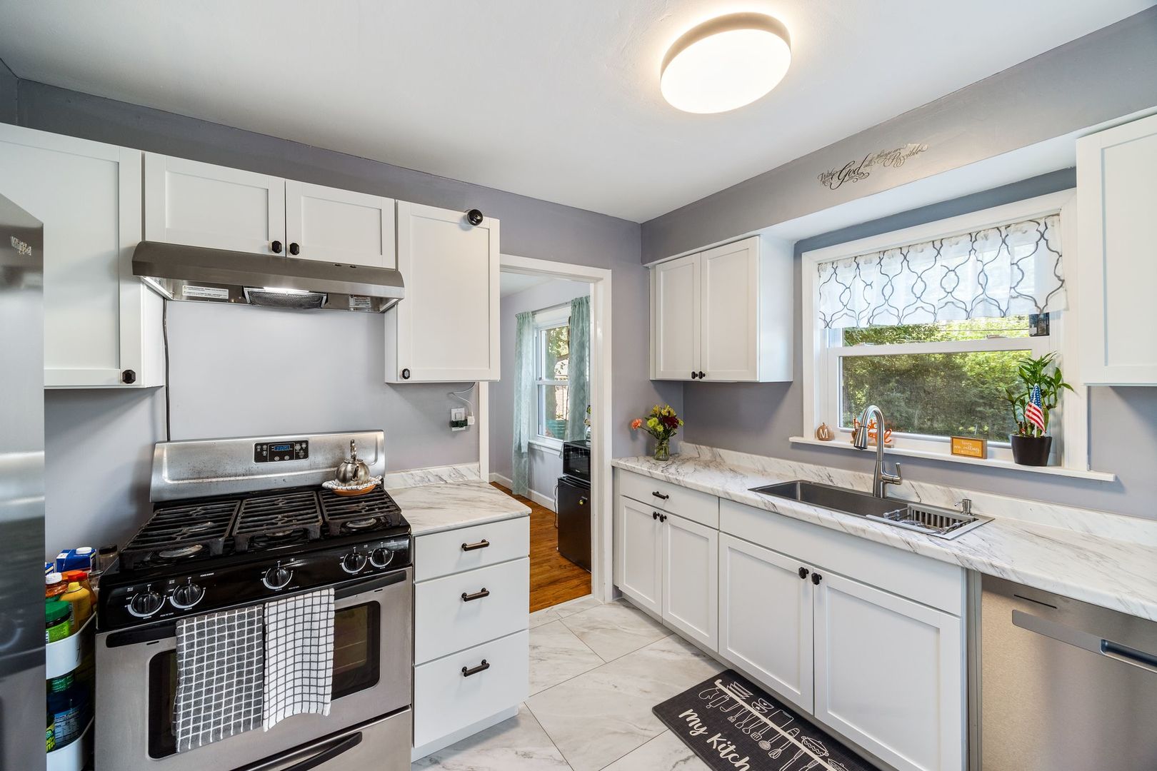 2336 S 11th Avenue, Broadview, IL 60155