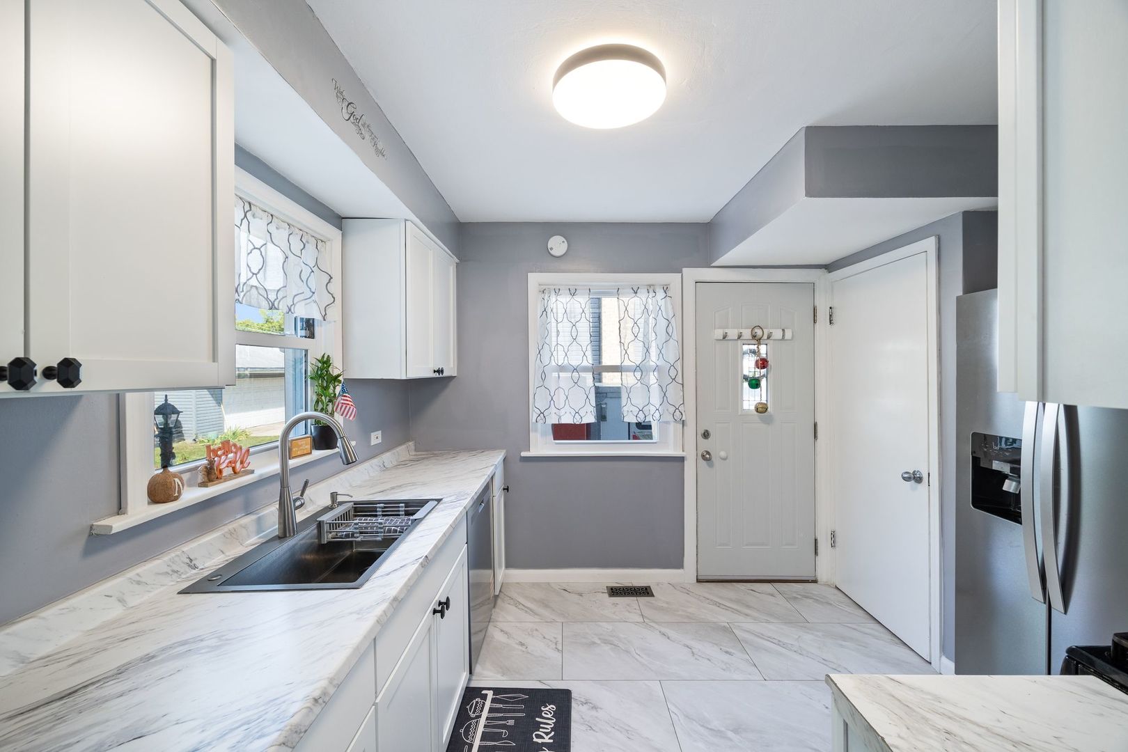 2336 S 11th Avenue, Broadview, IL 60155