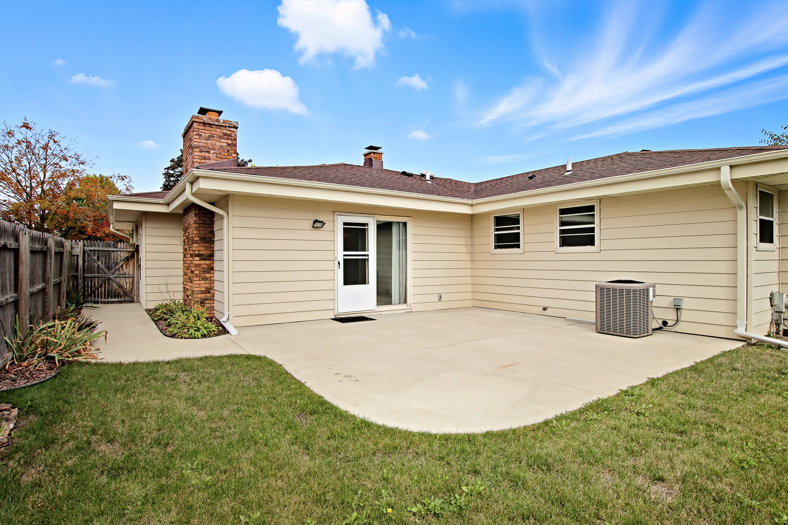 6017 68th Street, Kenosha, WI 53142
