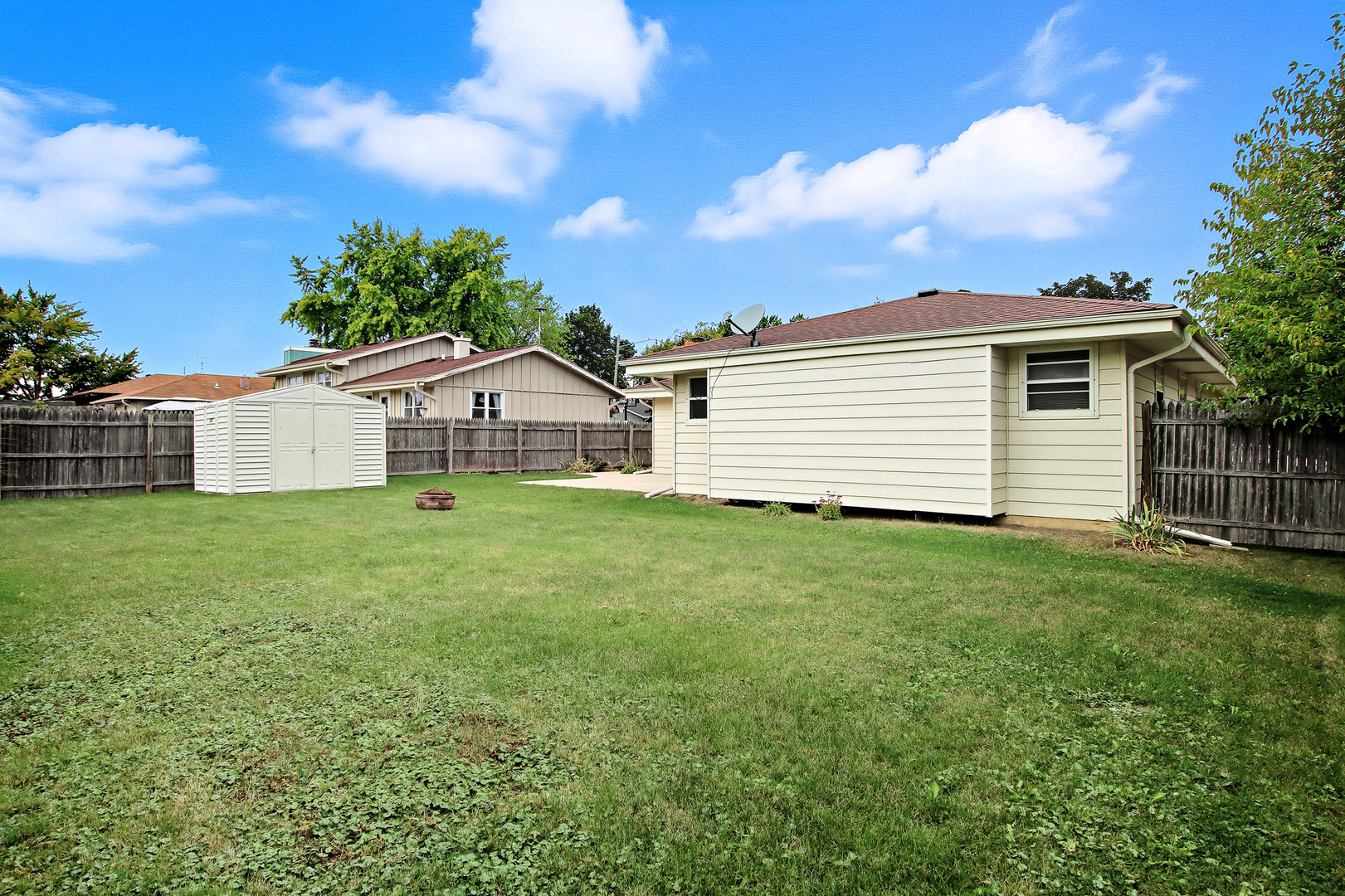 6017 68th Street, Kenosha, WI 53142