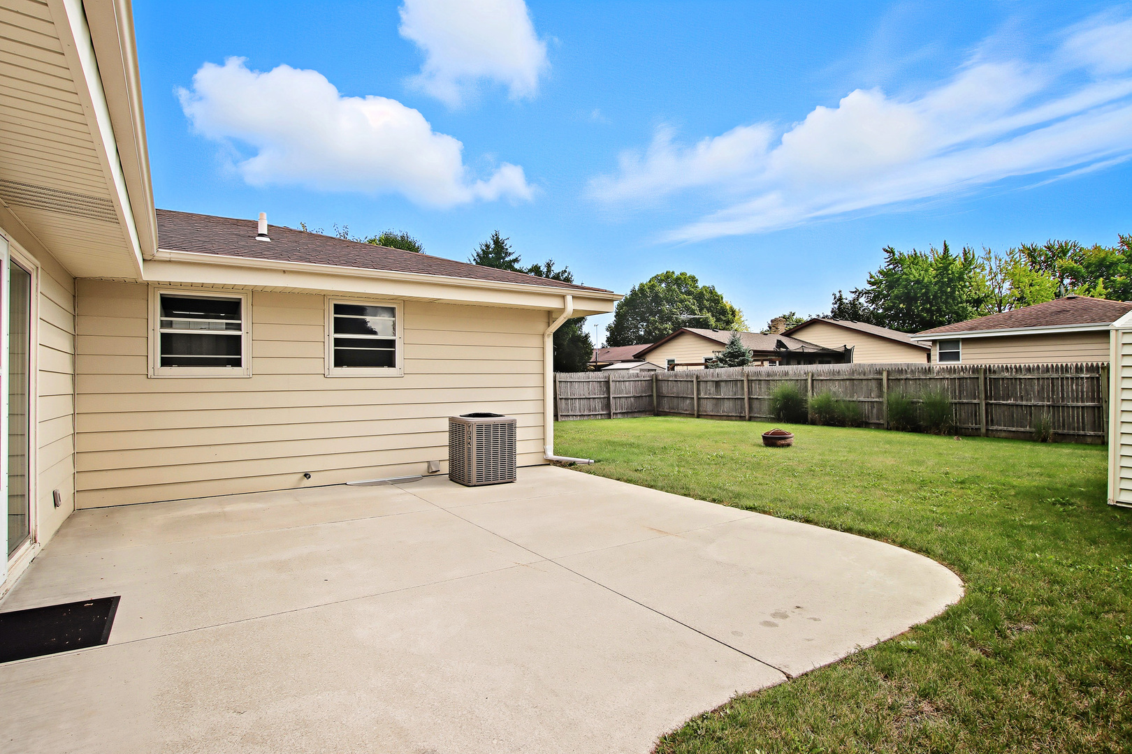 6017 68th Street, Kenosha, WI 53142