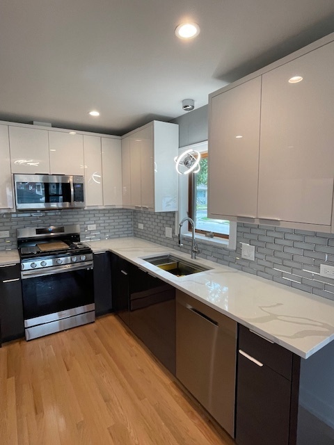 5300 N Mulligan Avenue, Chicago, IL 60630