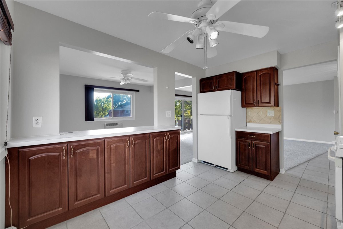 25 E Palatine Road #303, Arlington Heights, IL 60004