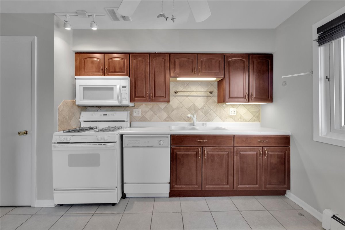 25 E Palatine Road #303, Arlington Heights, IL 60004