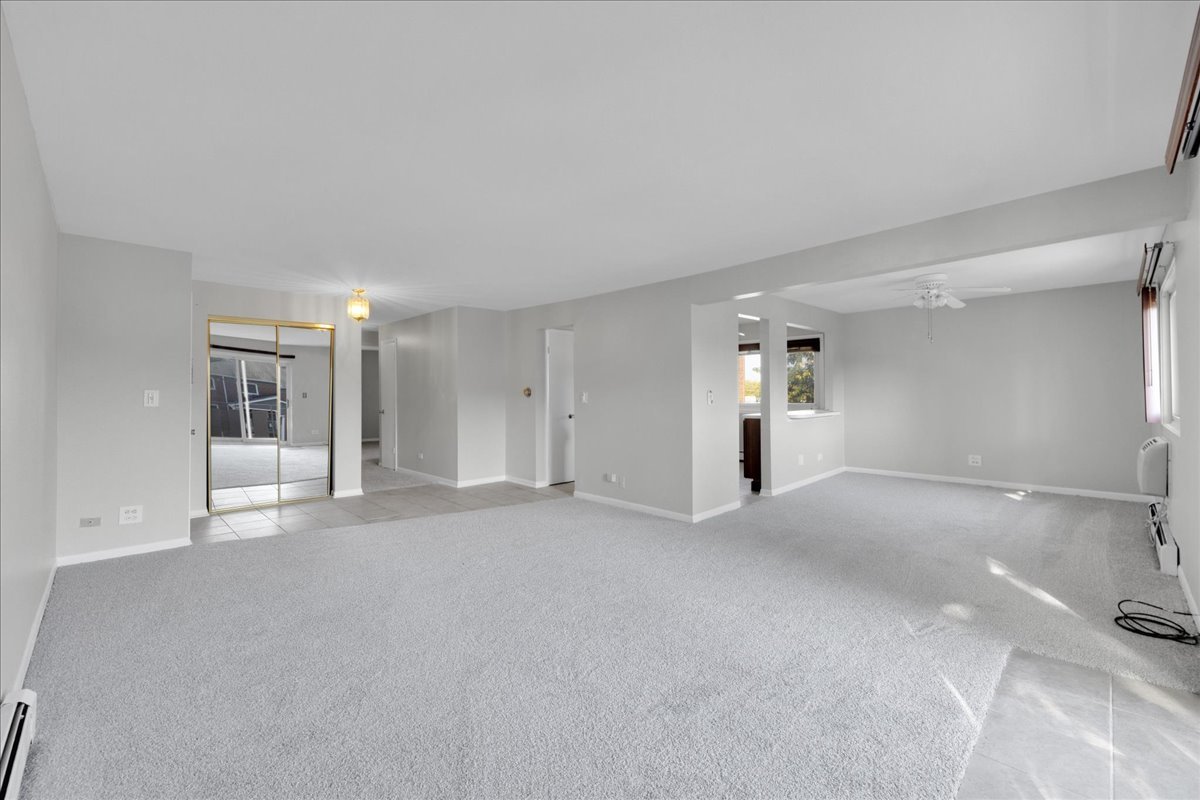 25 E Palatine Road #303, Arlington Heights, IL 60004