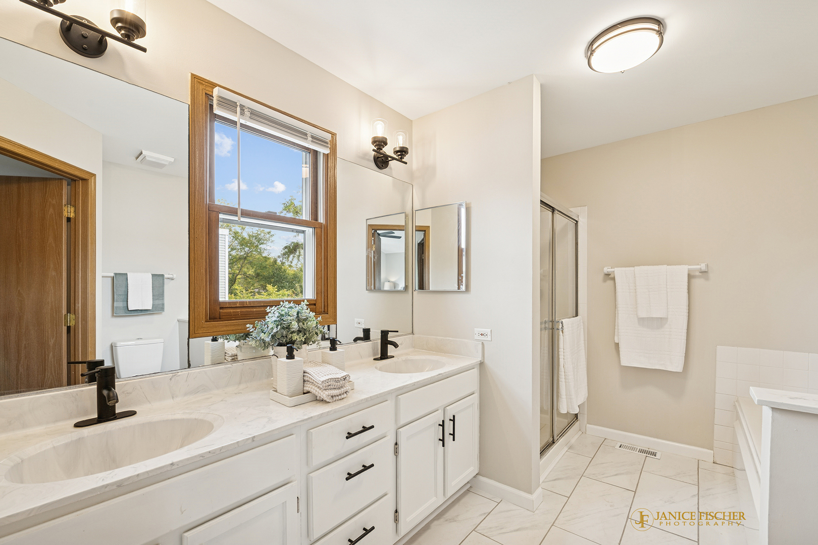 531 Salceda Lane, Mundelein, IL 60060