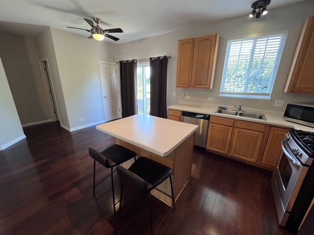 1819 Indian Hill Lane, Aurora, IL 60503