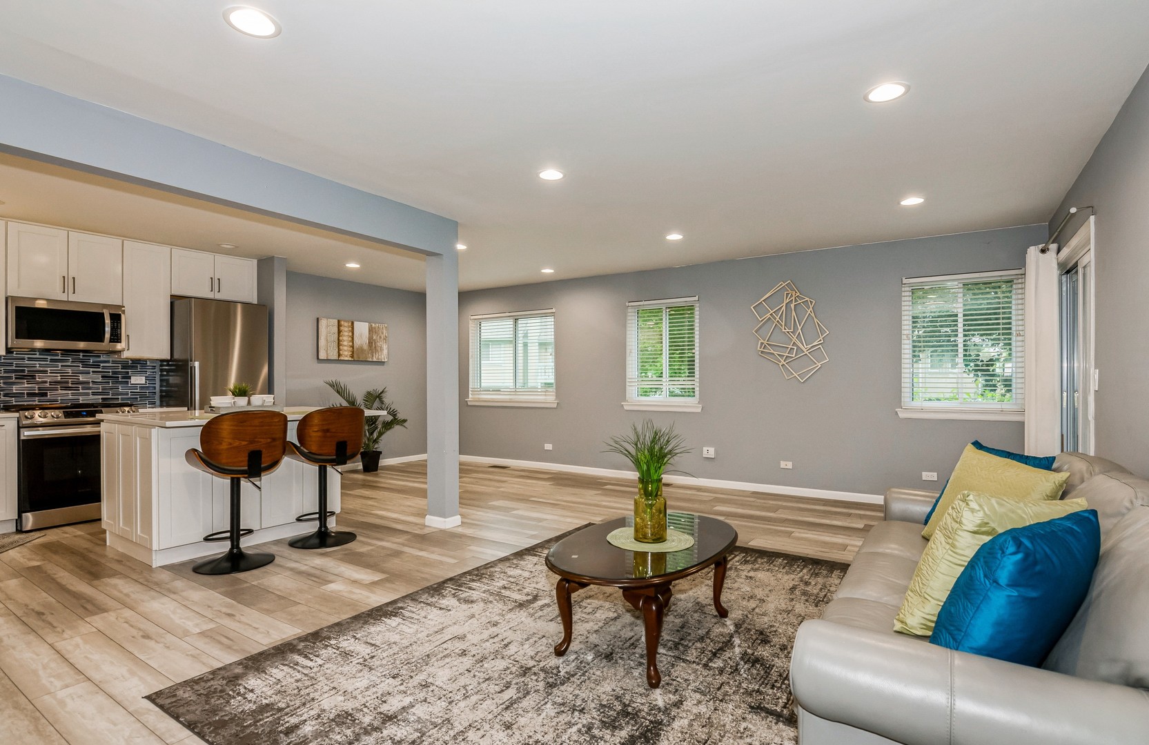 1112 Auburn #1112, Buffalo Grove, IL 60089