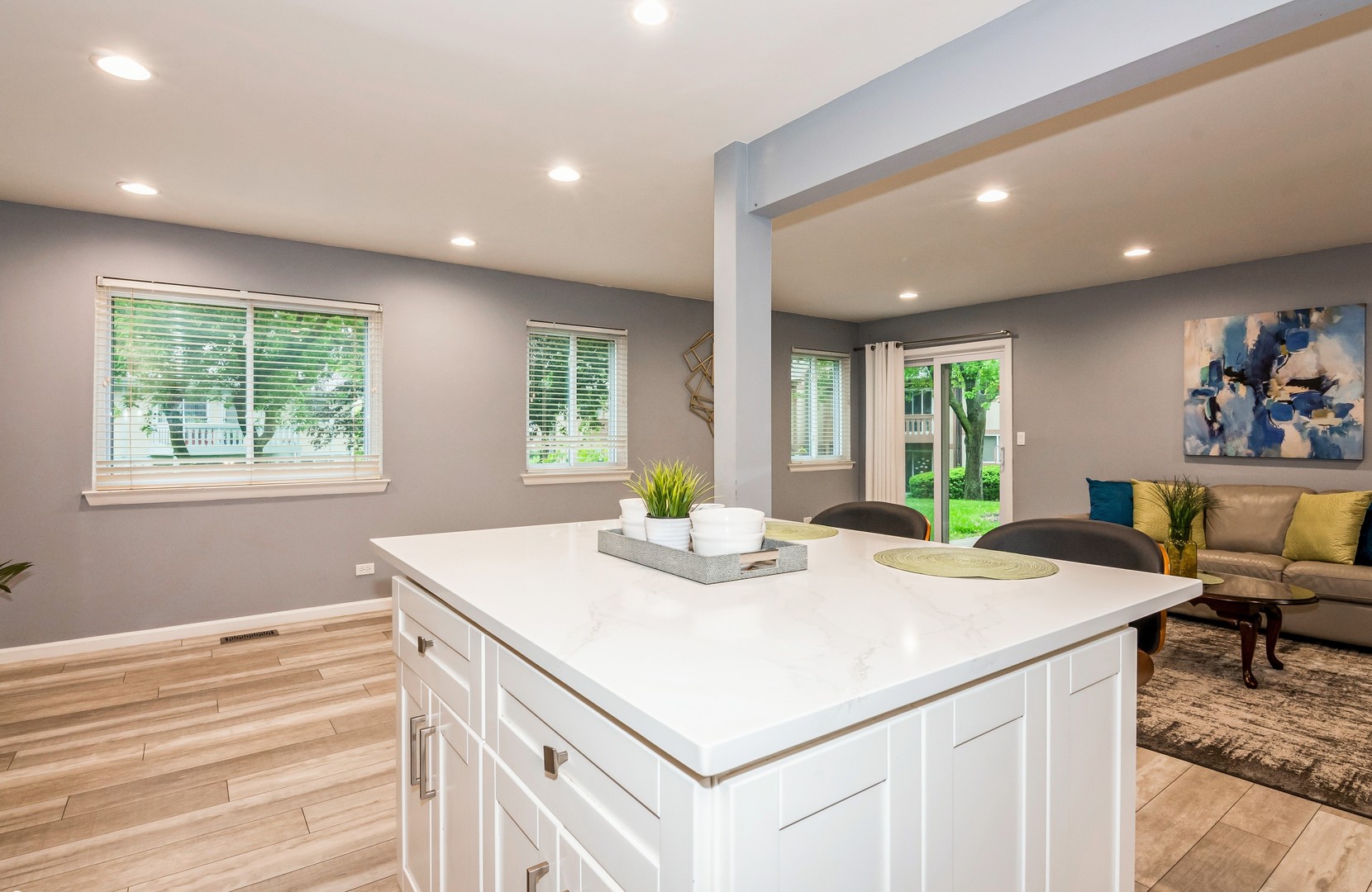 1112 Auburn #1112, Buffalo Grove, IL 60089