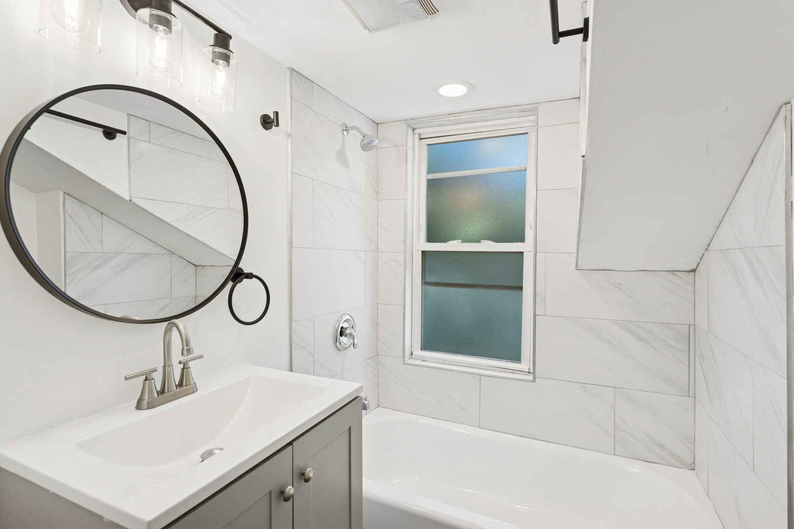 540 E 4th Street, Lockport, IL 60441