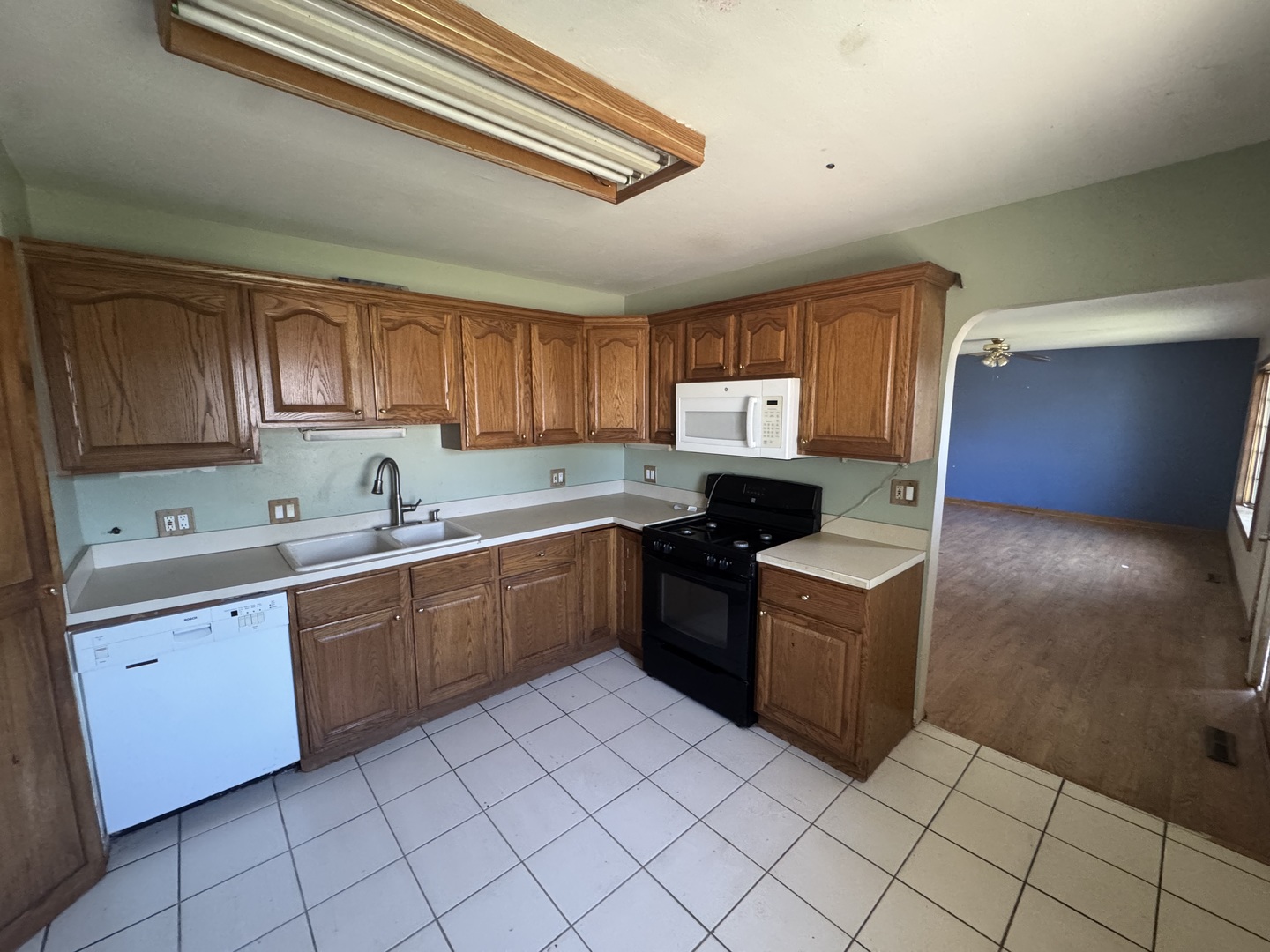 102 Grow Lane, Streamwood, IL 60107