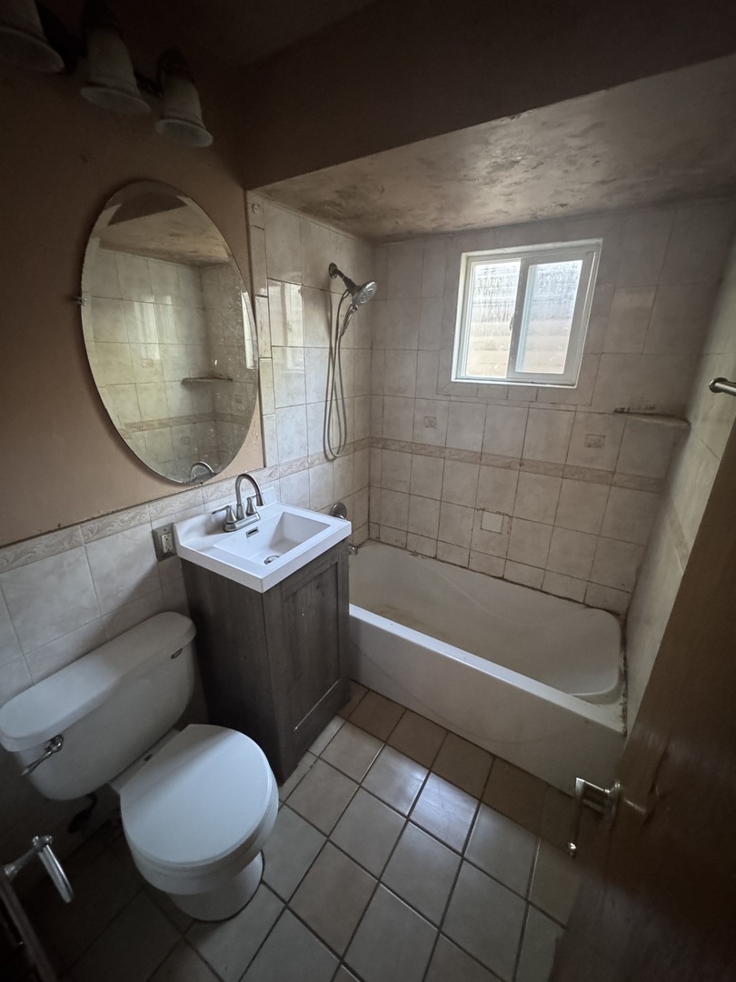 102 Grow Lane, Streamwood, IL 60107