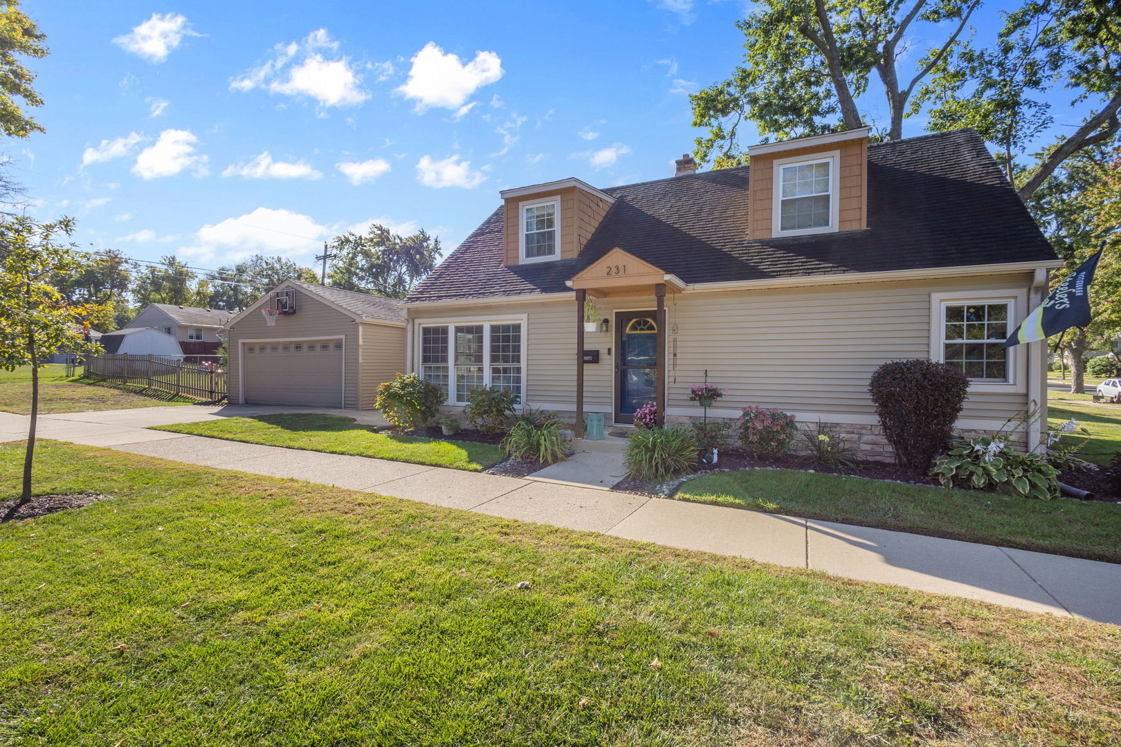 231 E Berkshire Avenue, Lombard, IL 60148