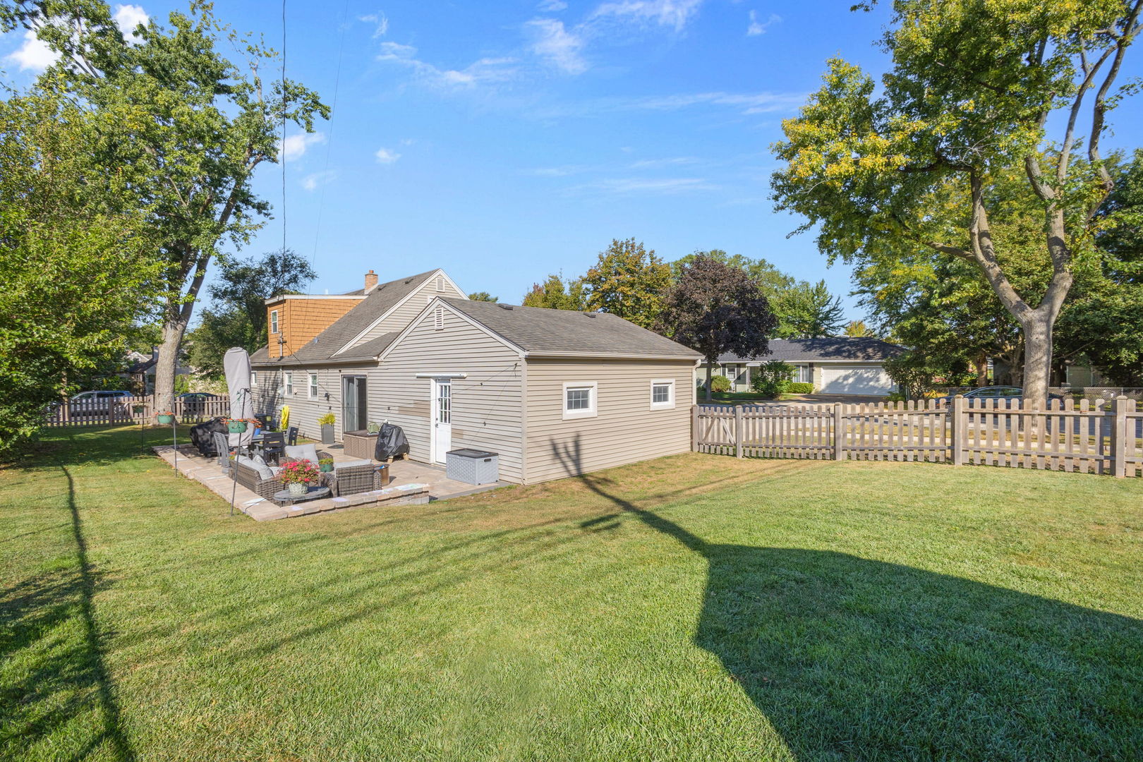 231 E Berkshire Avenue, Lombard, IL 60148