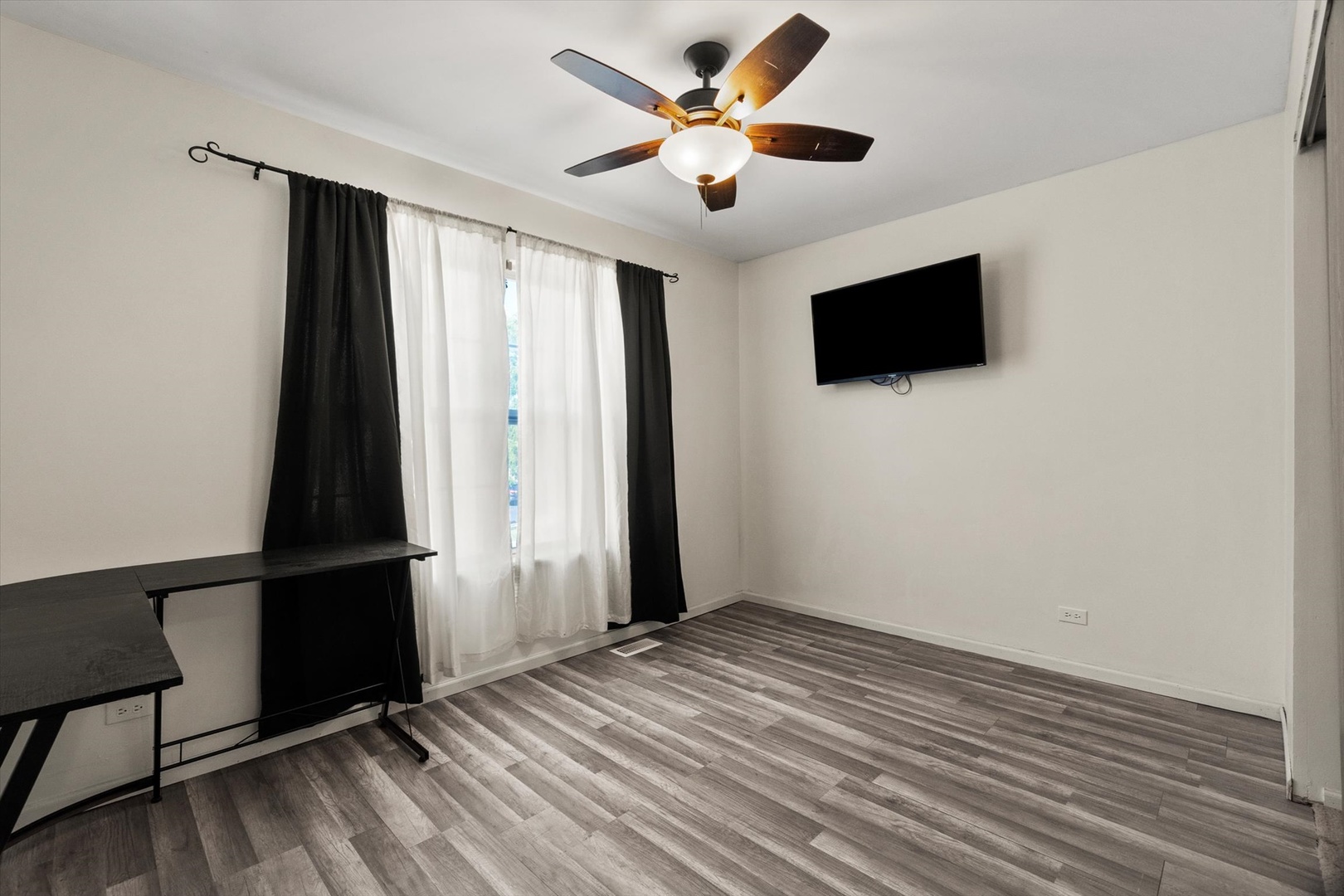 618 Grace Drive, Lake In The Hills, IL 60156