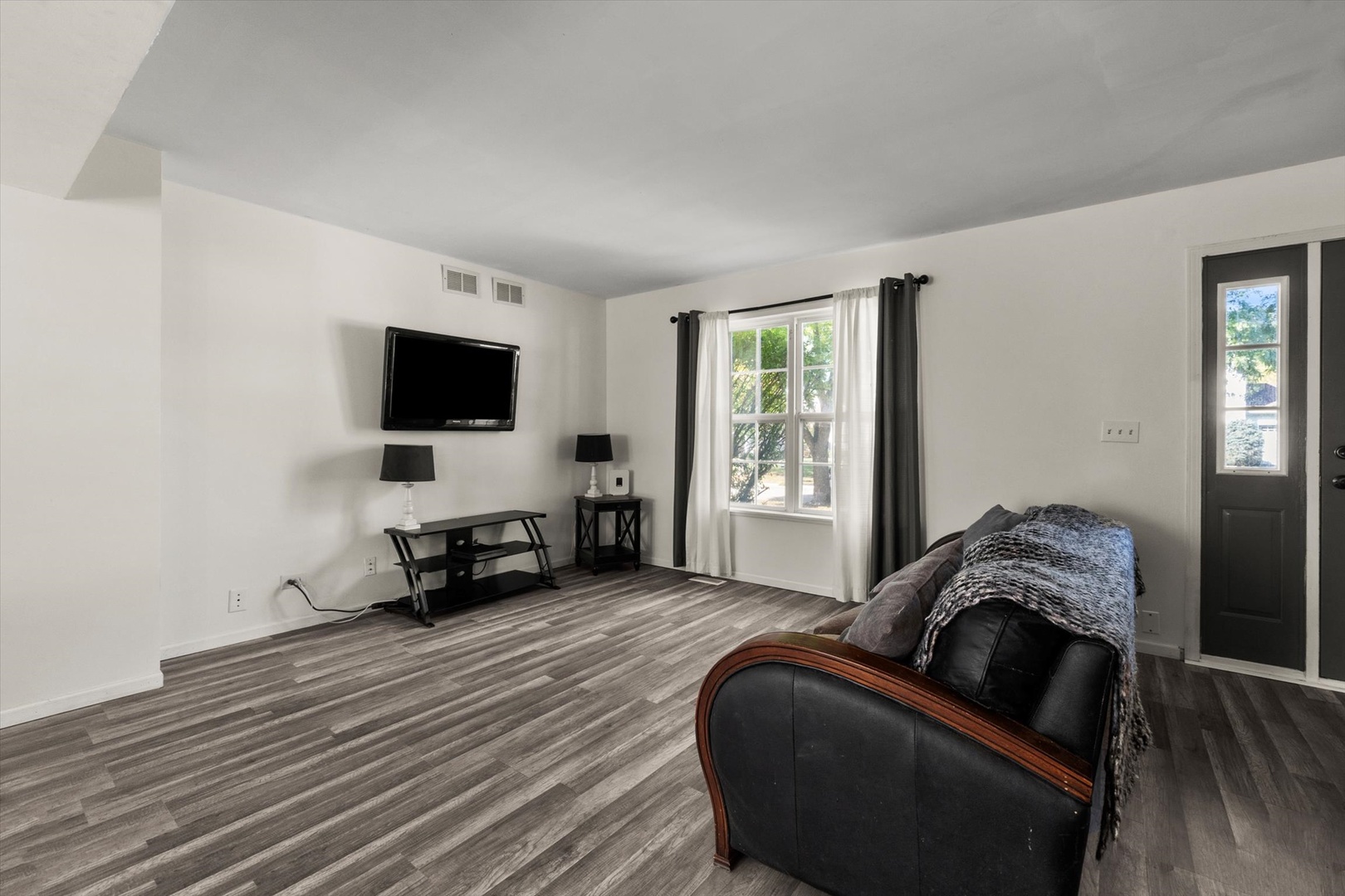 618 Grace Drive, Lake In The Hills, IL 60156