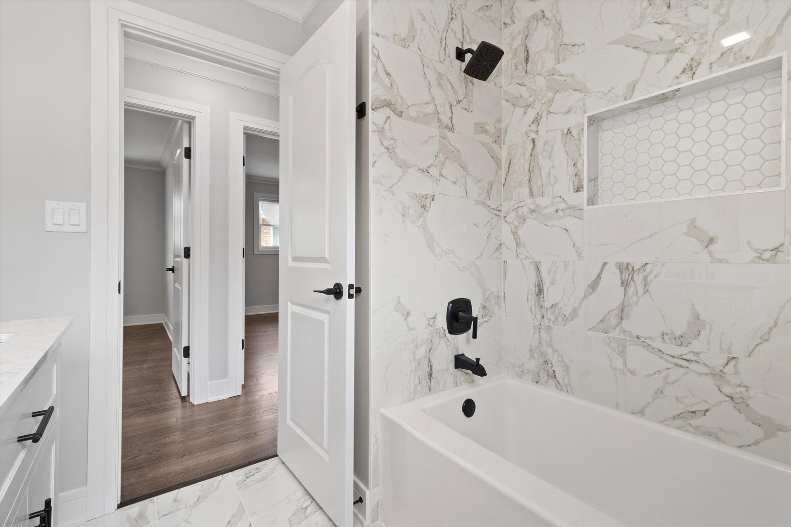 8804 S Fairfield Avenue, Evergreen Park, IL 60805