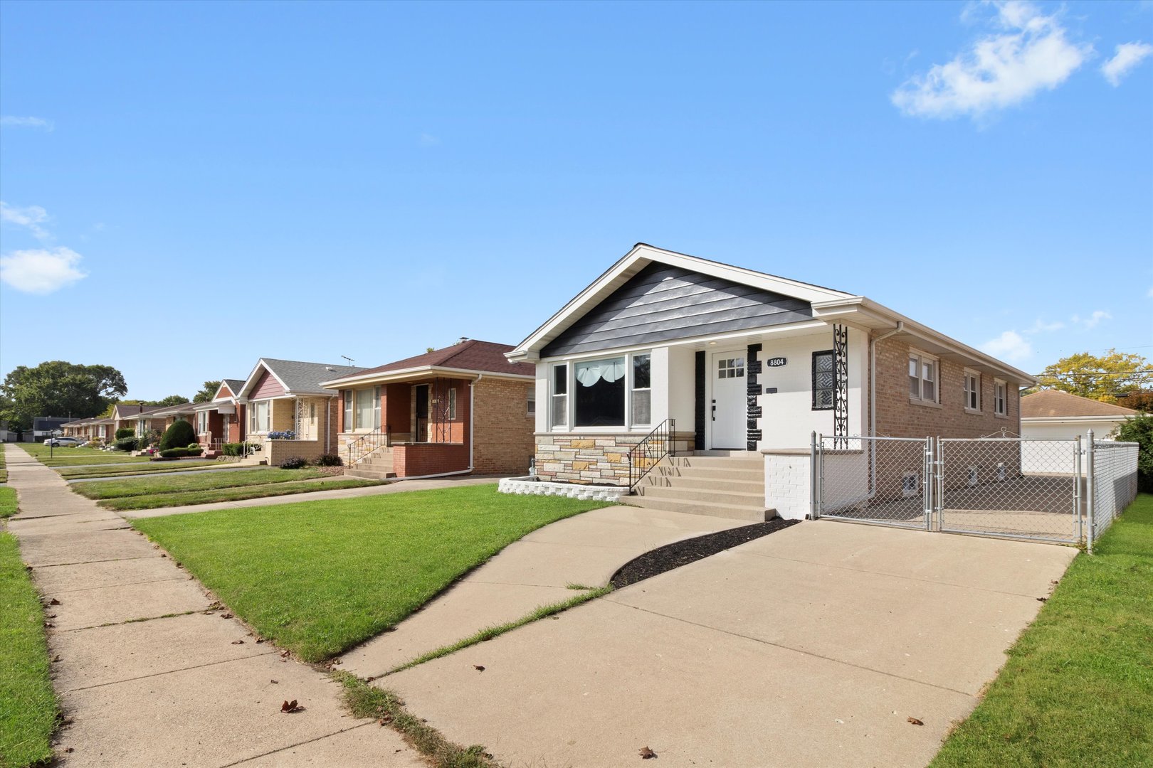 8804 S Fairfield Avenue, Evergreen Park, IL 60805