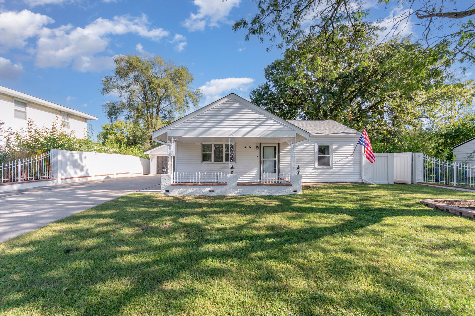 305 Luana Road, Joliet, IL 60433