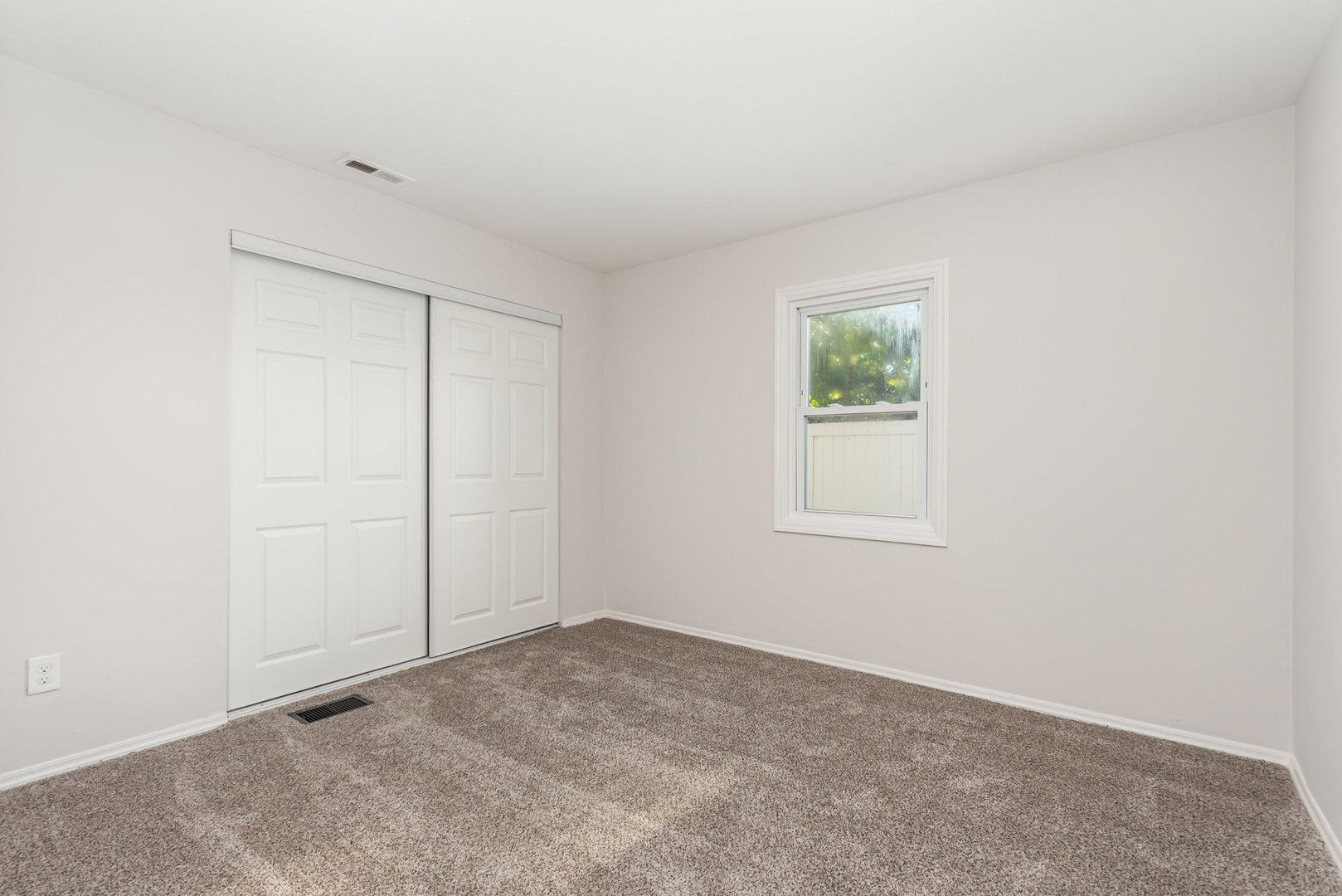 305 Luana Road, Joliet, IL 60433