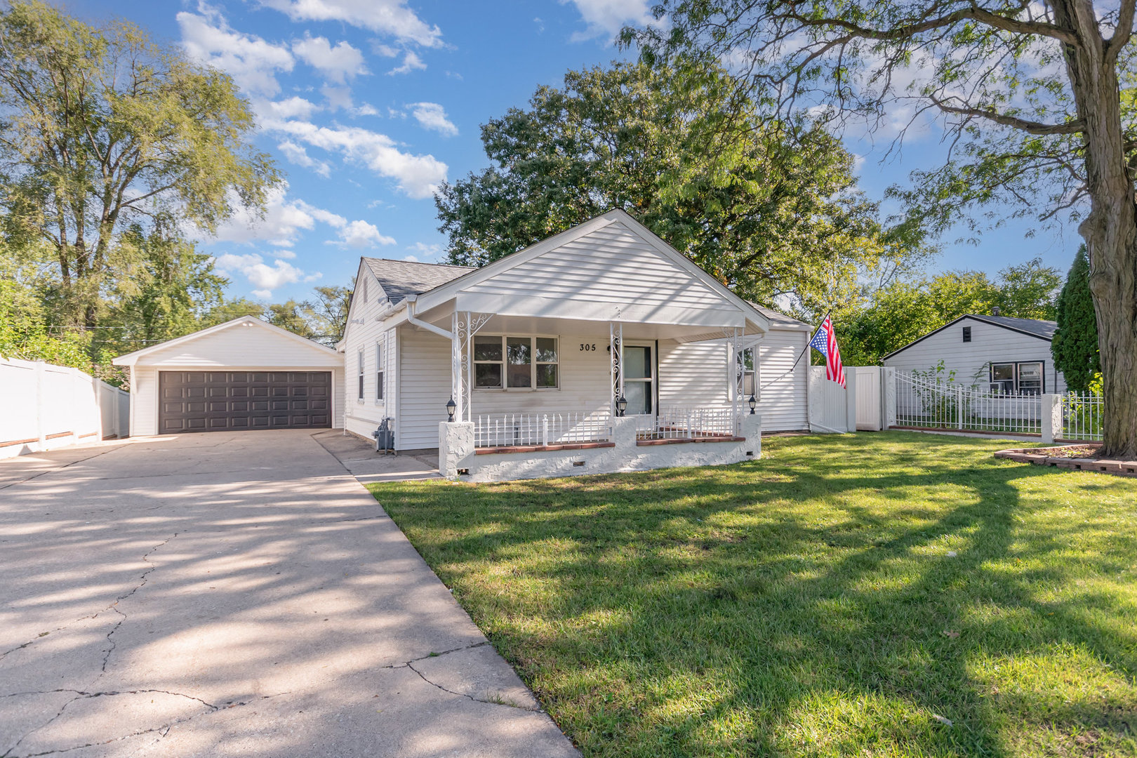 305 Luana Road, Joliet, IL 60433