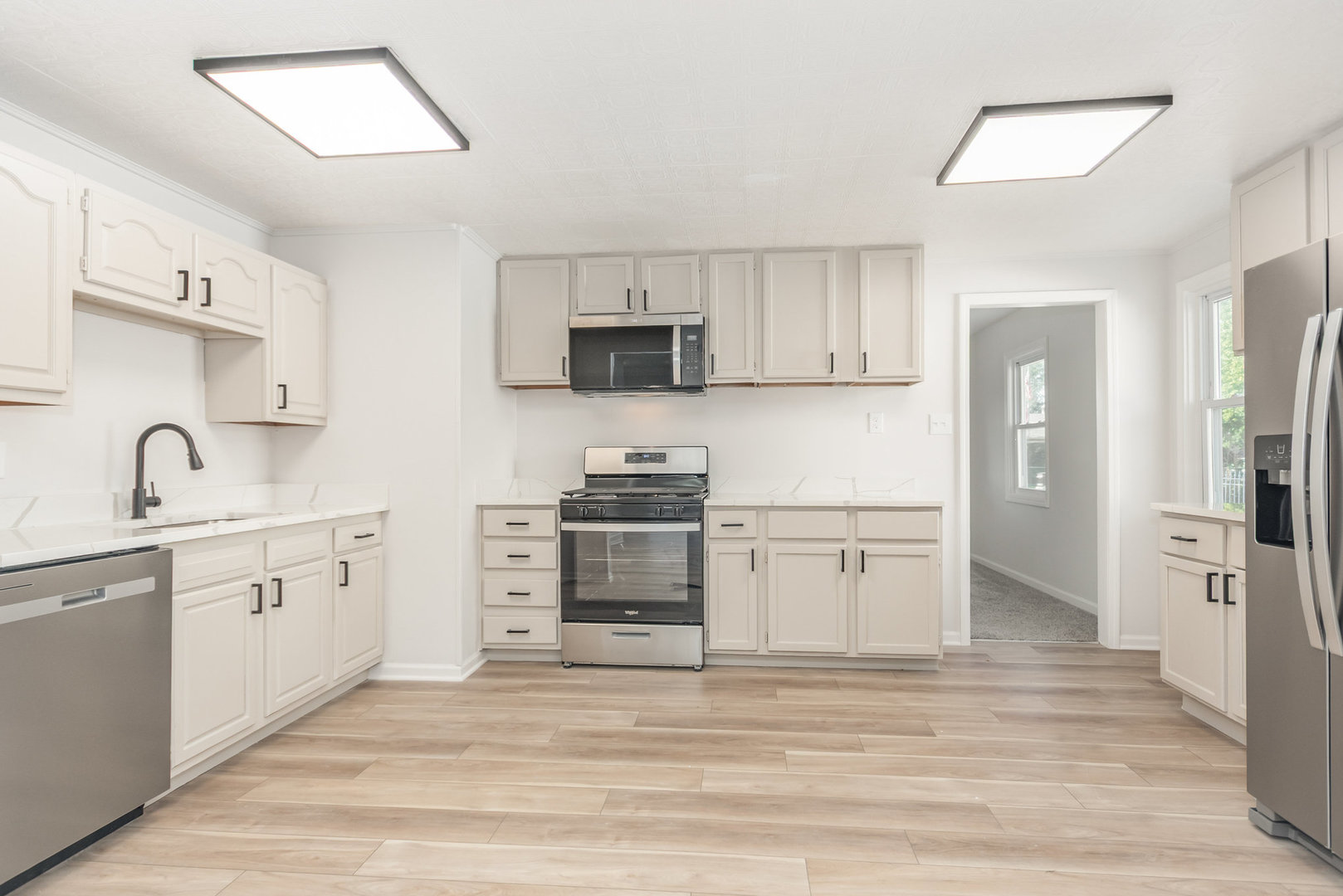 305 Luana Road, Joliet, IL 60433