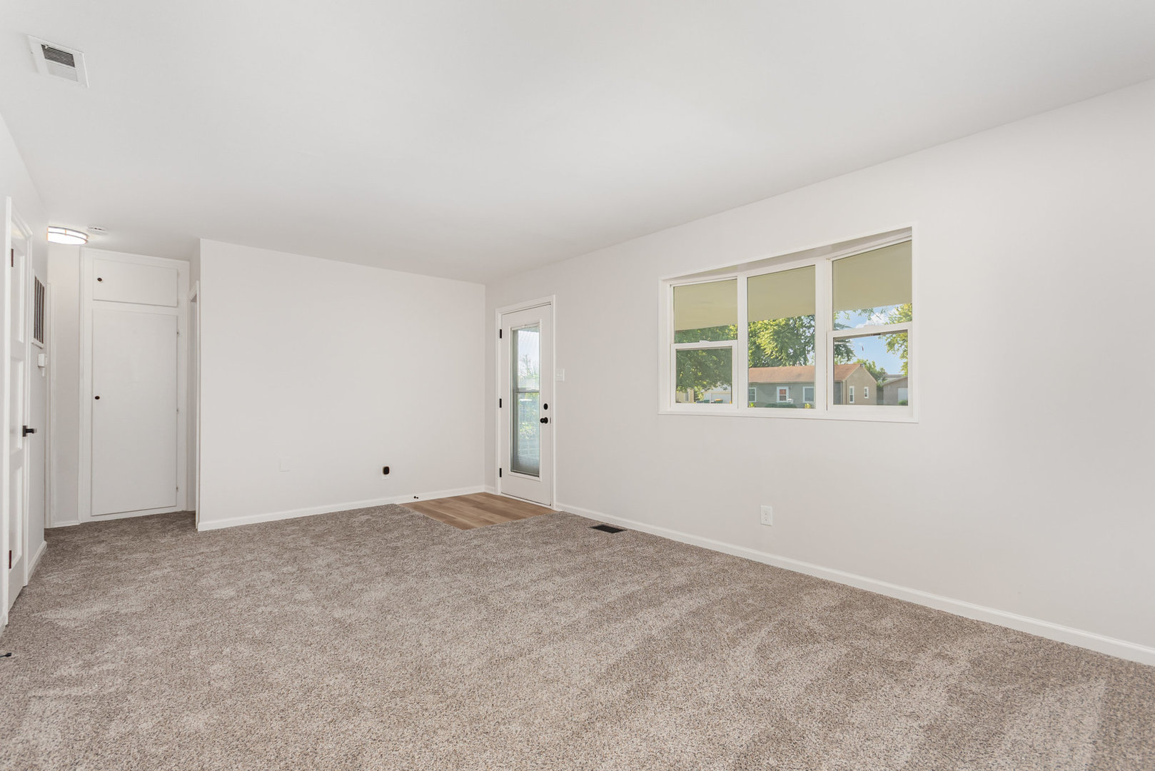 305 Luana Road, Joliet, IL 60433