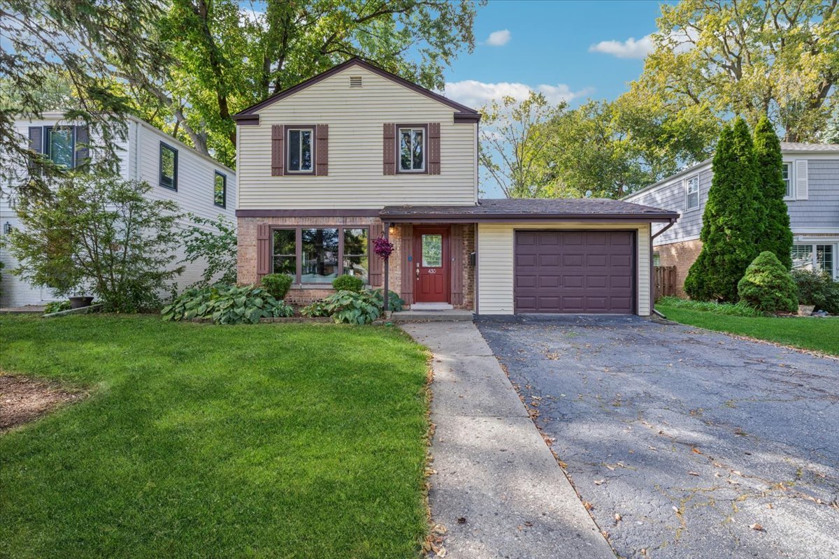 430 S Dryden Place, Arlington Heights, IL 60005