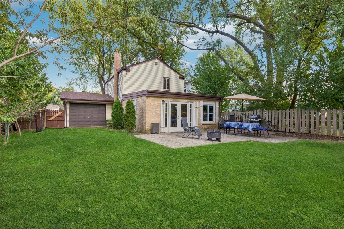 430 S Dryden Place, Arlington Heights, IL 60005