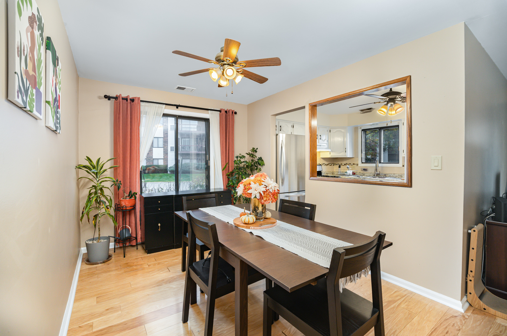 1054 Harbour Court #1A, Wheeling, IL 60090