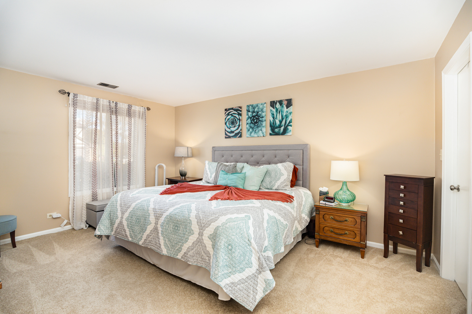 1054 Harbour Court #1A, Wheeling, IL 60090