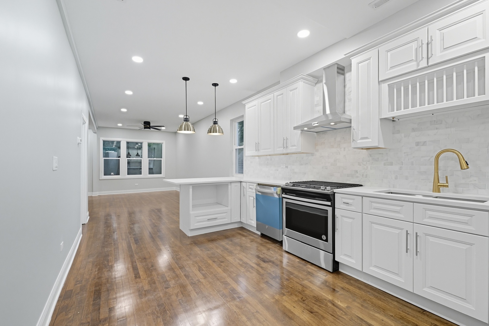 2934 S 48th Court, Cicero, IL 60804