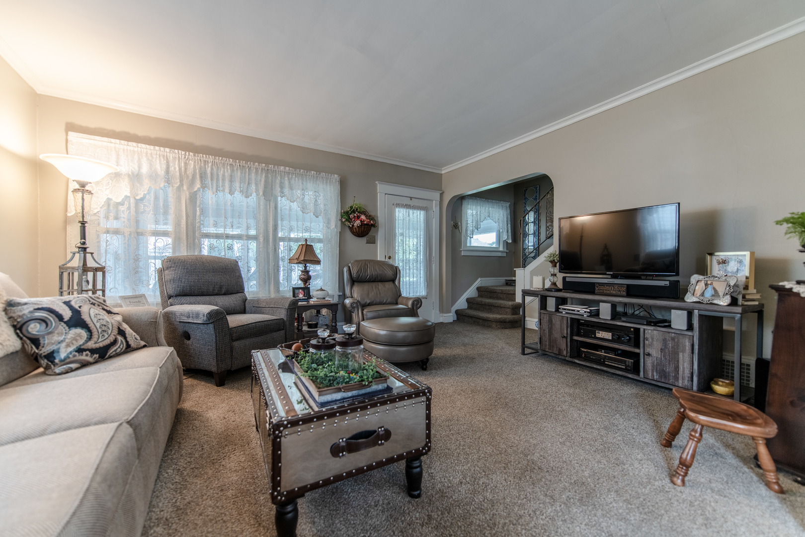 911 Richmond Street, Joliet, IL 60435