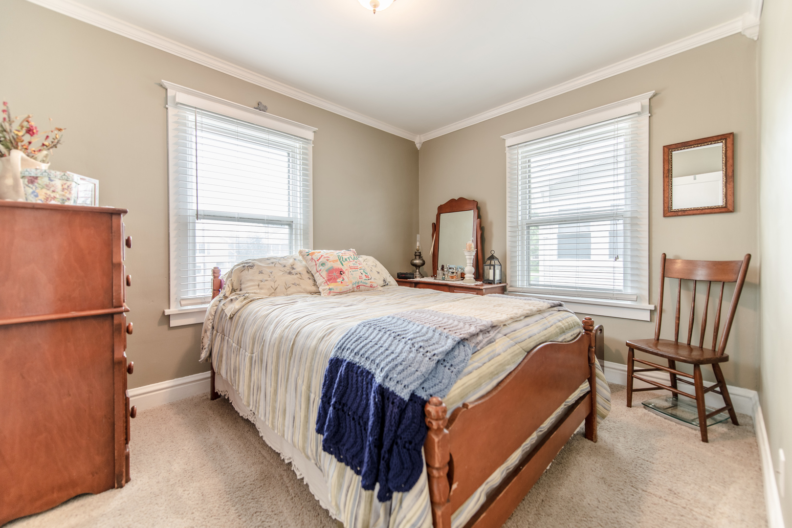 911 Richmond Street, Joliet, IL 60435