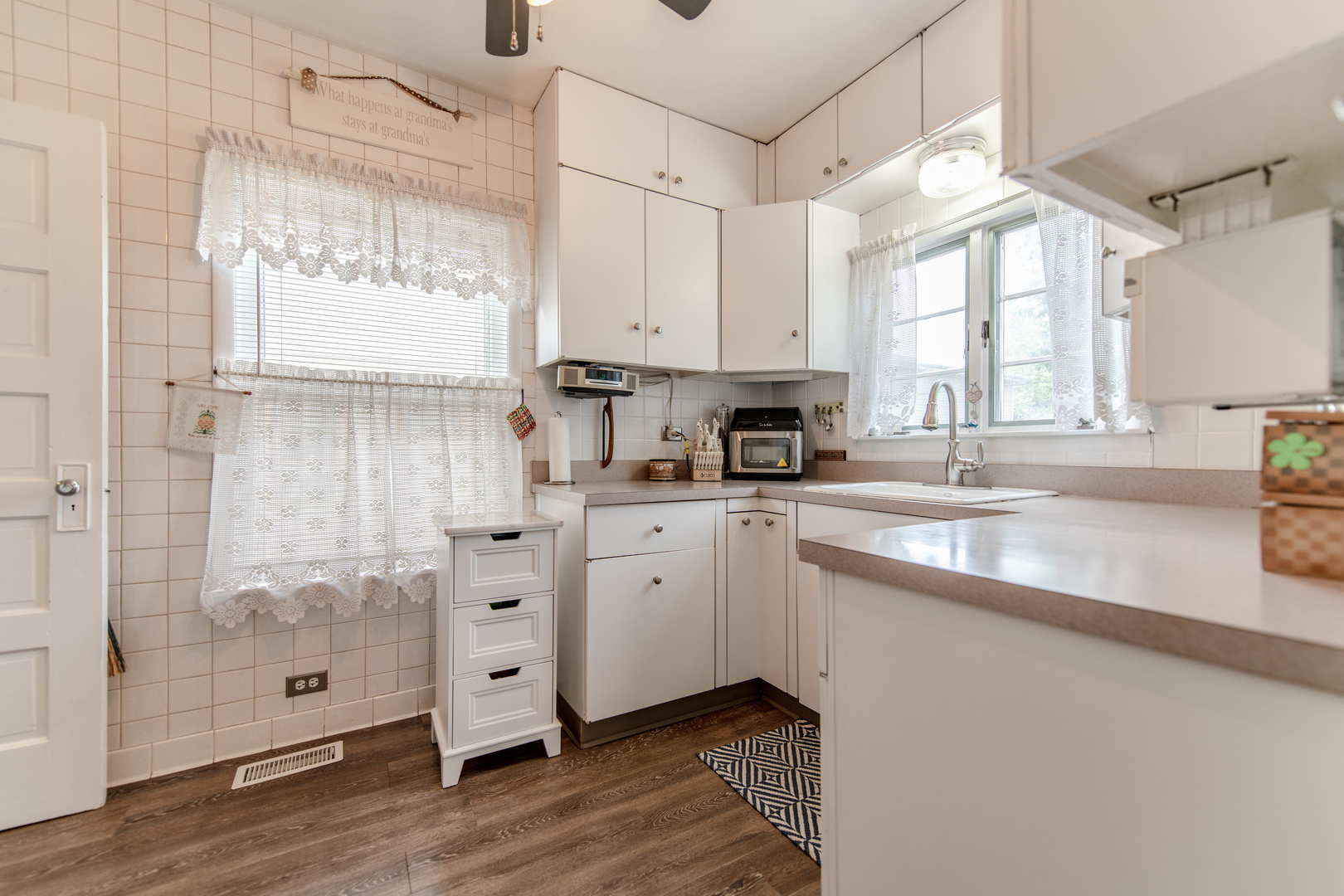 911 Richmond Street, Joliet, IL 60435