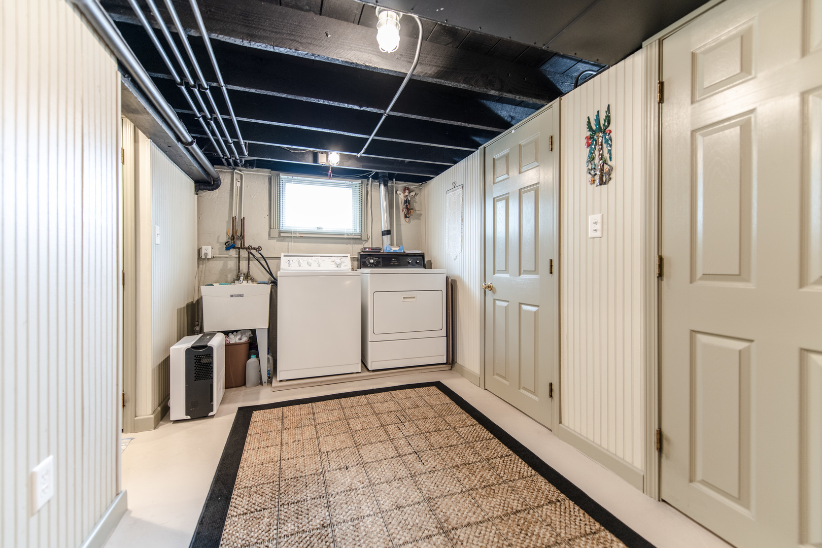 911 Richmond Street, Joliet, IL 60435