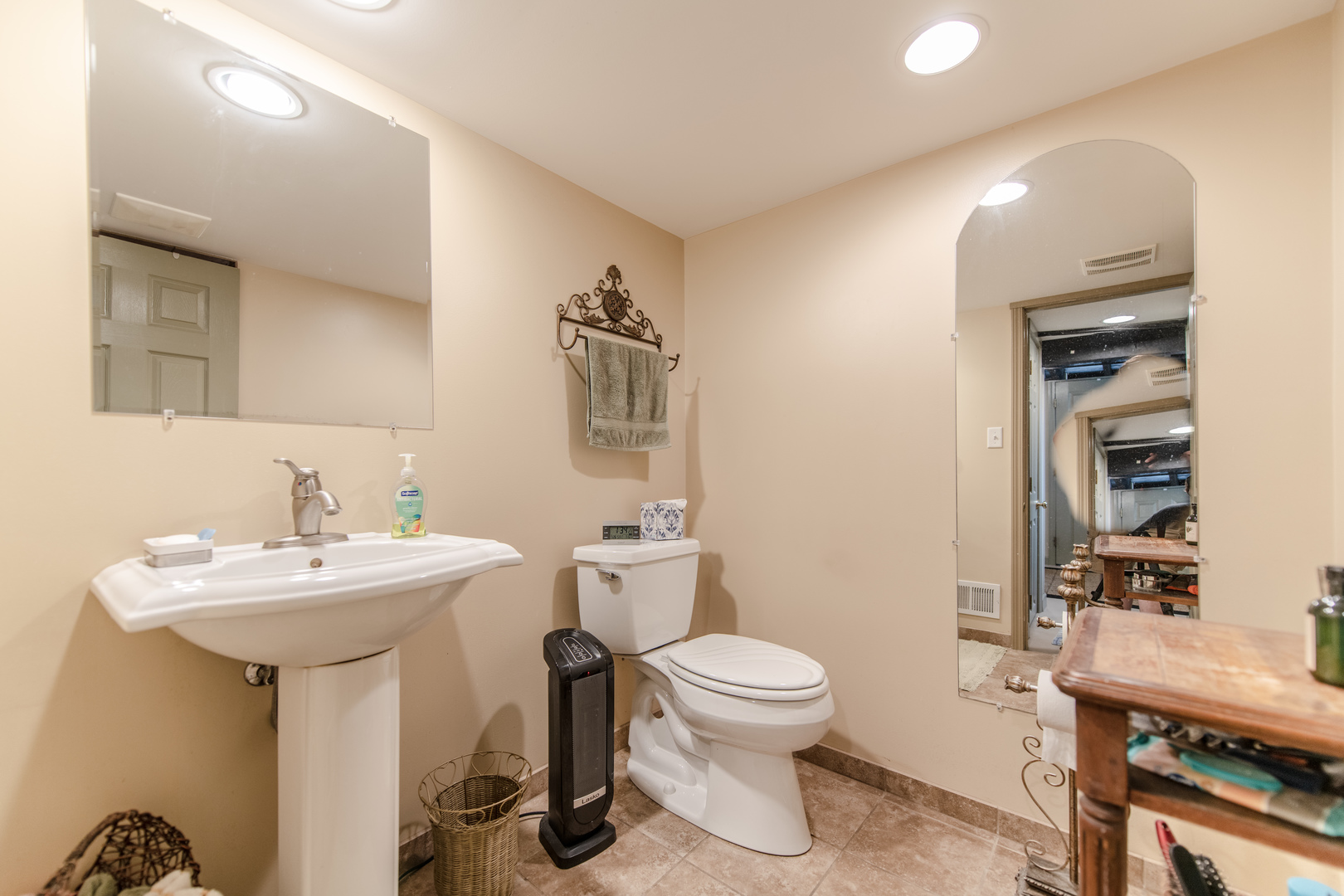 911 Richmond Street, Joliet, IL 60435