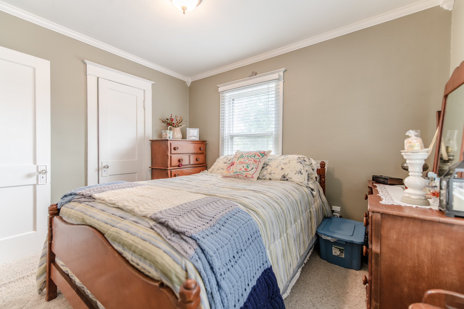 911 Richmond Street, Joliet, IL 60435